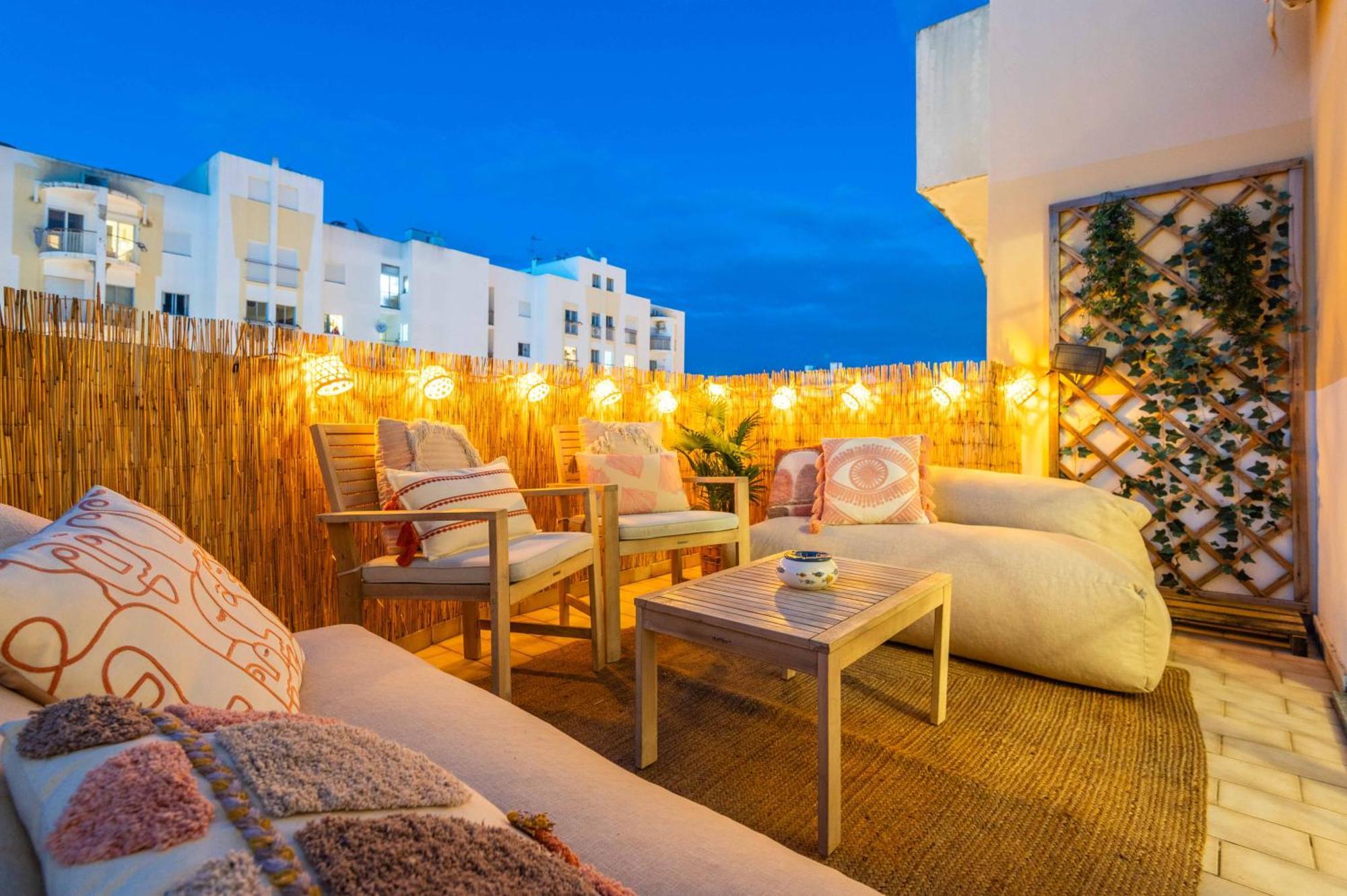 Ferienwohnung Flat With Ac, Wifi, Netflix, Balcony - 3 Min From The Beach Armação de Pêra Exterior foto